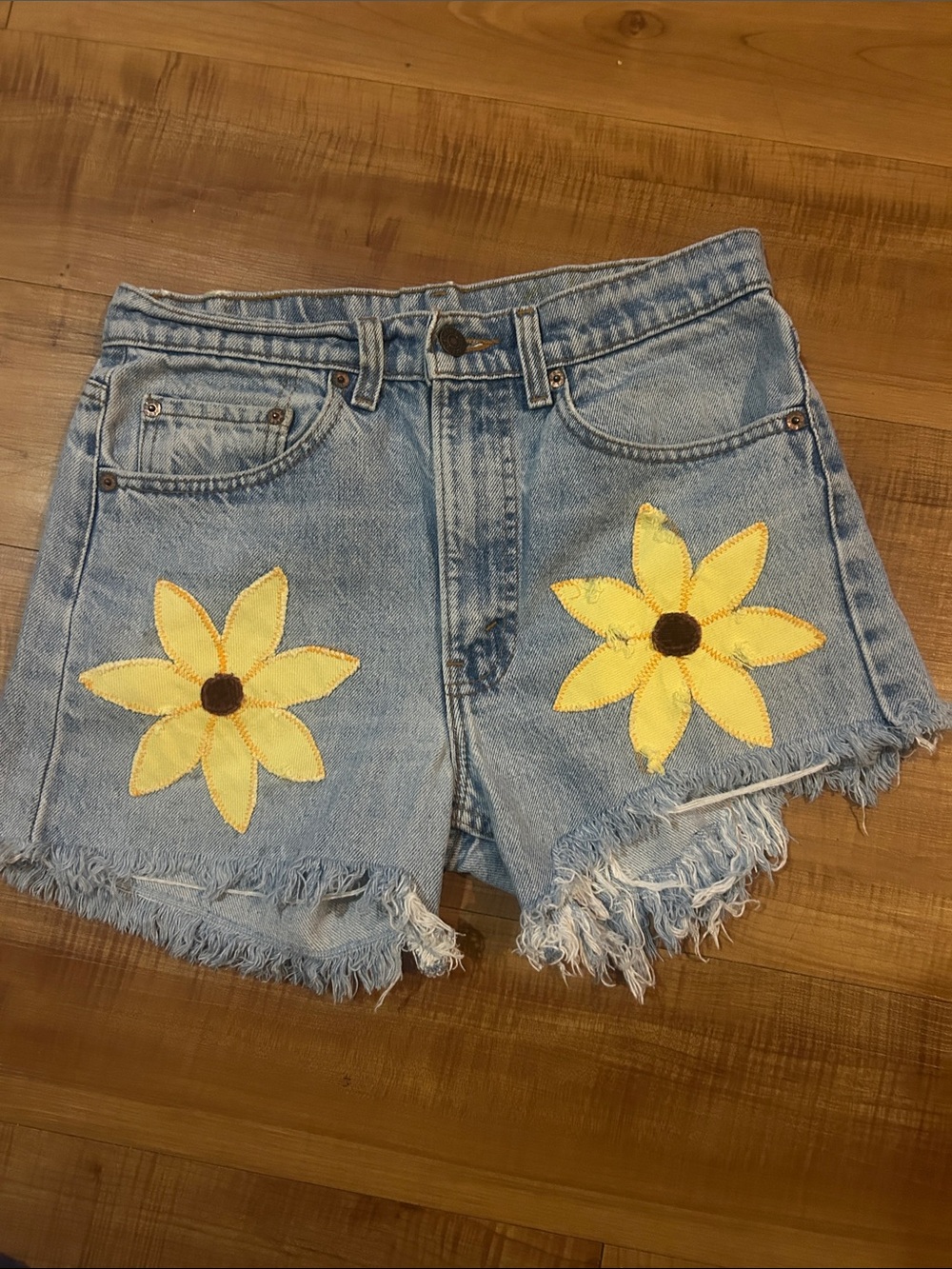 Levi's Blue Jean with Yellow Daisy Patches cut off Shorts Size 1 / 26